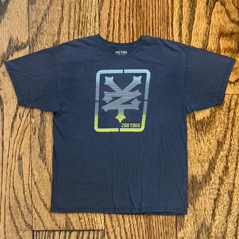 Zoo York Skateboarding T Shirt